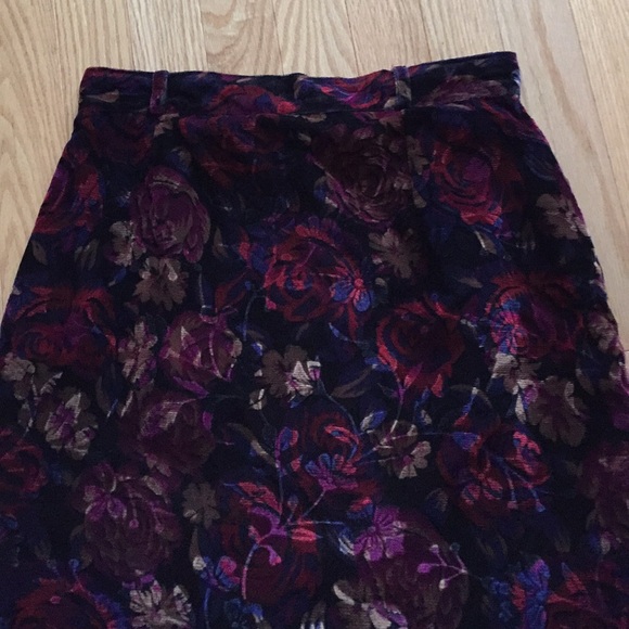 🌸 CLOSET CLOSING-Rare -Vintage VELVETY print skirt - - Picture 2 of 7